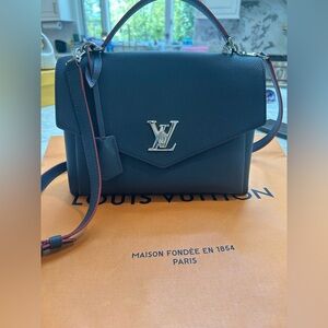 Authentic Louis Vuitton Blue Taurillon Bag 💙